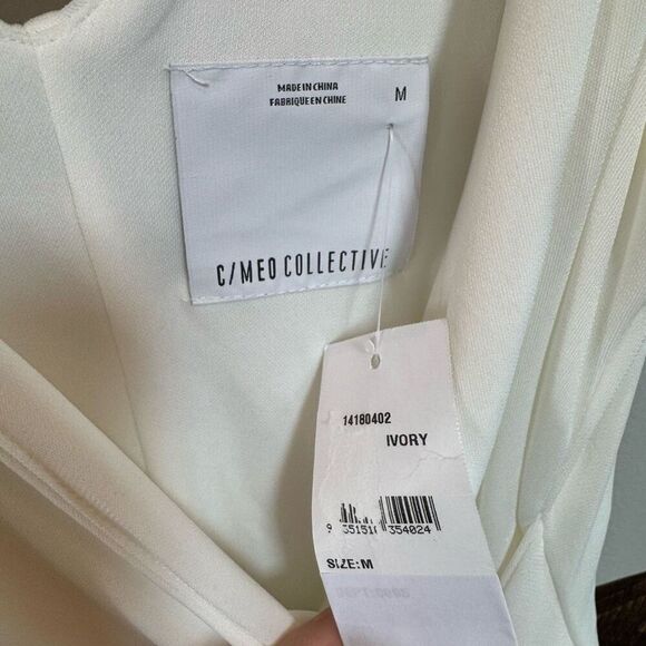 NWT C/MEO Collective Ivory Interrupt Twist-Front Top - Picture 6 of 6